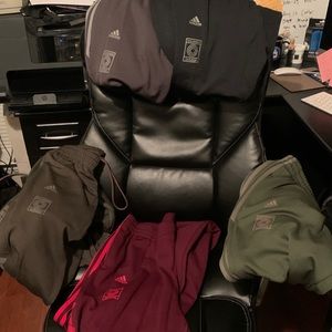 YEEZY CALABASAS JOGGERS 5 pairs!